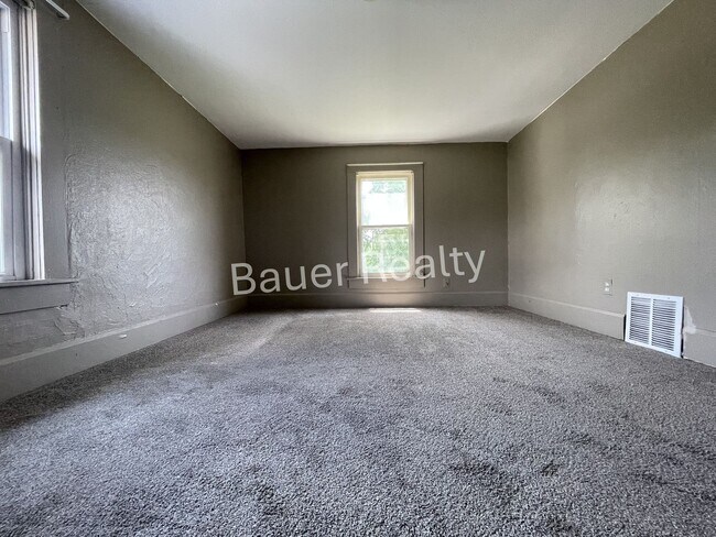 Building Photo - tb200h