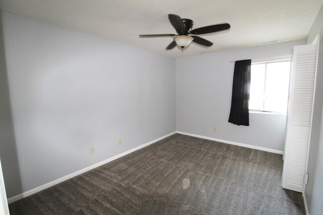 Building Photo - 1018-1 Blue Ridge Dr