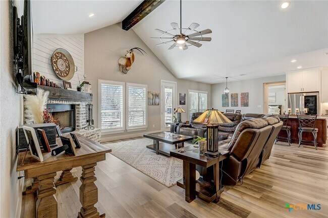 Building Photo - 281 Cibolo Way