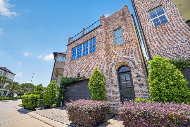 Building Photo - 2703 Kinsley Oaks Dr