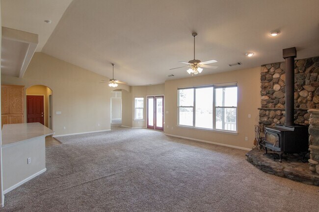 Building Photo - Country Home for Rent on Acreage | 3.5 Acres, 3 Car Garage, Deck, Pet Friendly