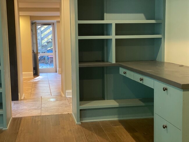 Building Photo - 12 Milham Rd