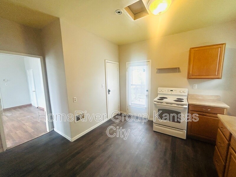 Building Photo - 1710 5th Ave