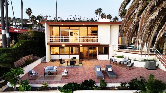 Building Photo - 2105 W Paseo Del Mar