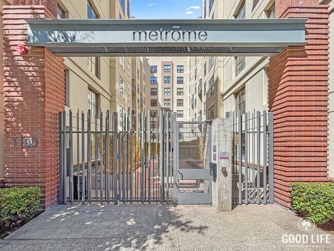 Building Photo - Beautiful 1BD/1BA Condo in Downtown W/ Off...