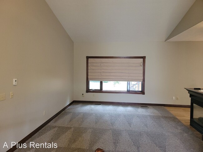 Building Photo - 4 br, 3 bath House - 7301 S Russet Drive