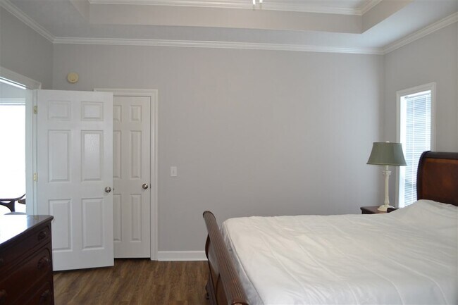 Building Photo - 109 Stratford Dr