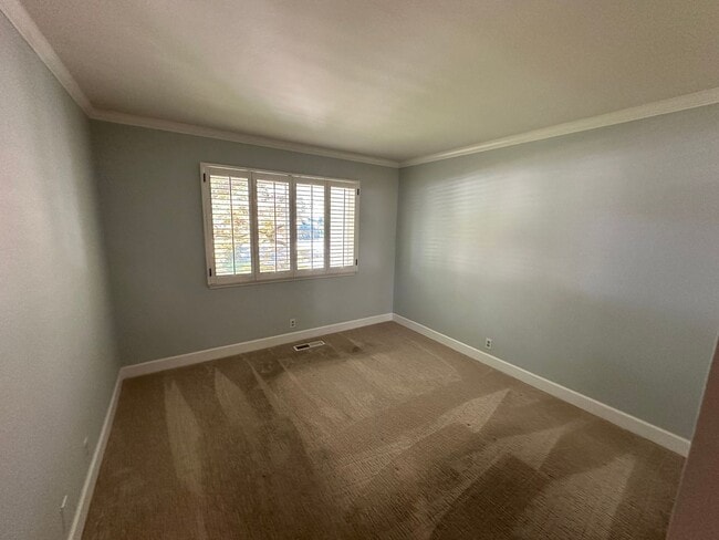 Building Photo - 5 Bed 3 Bath In Alamo W/ Pool