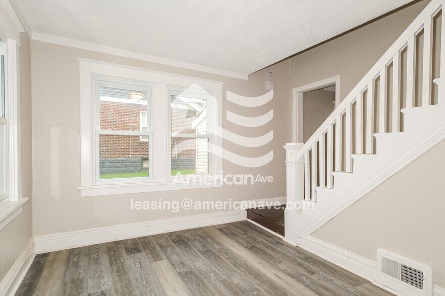 Building Photo - 8248 Monroe Ave