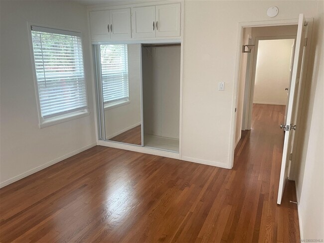 Building Photo - 4735 Lomitas Dr