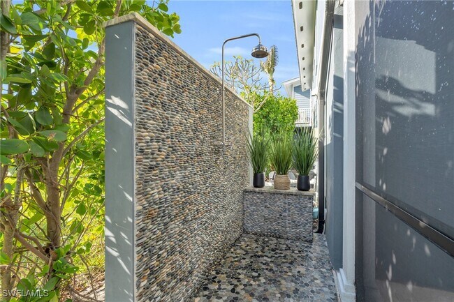 Building Photo - 27725 Forester Dr