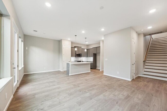 Building Photo - 806 Dawn Meadows Dr