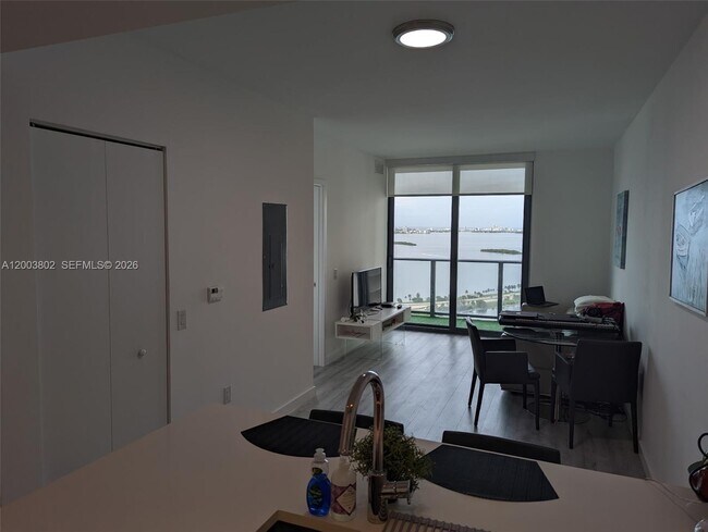 Building Photo - 501 NE 31st St