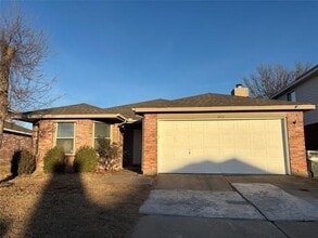 Building Photo - 2812 Morningside Dr