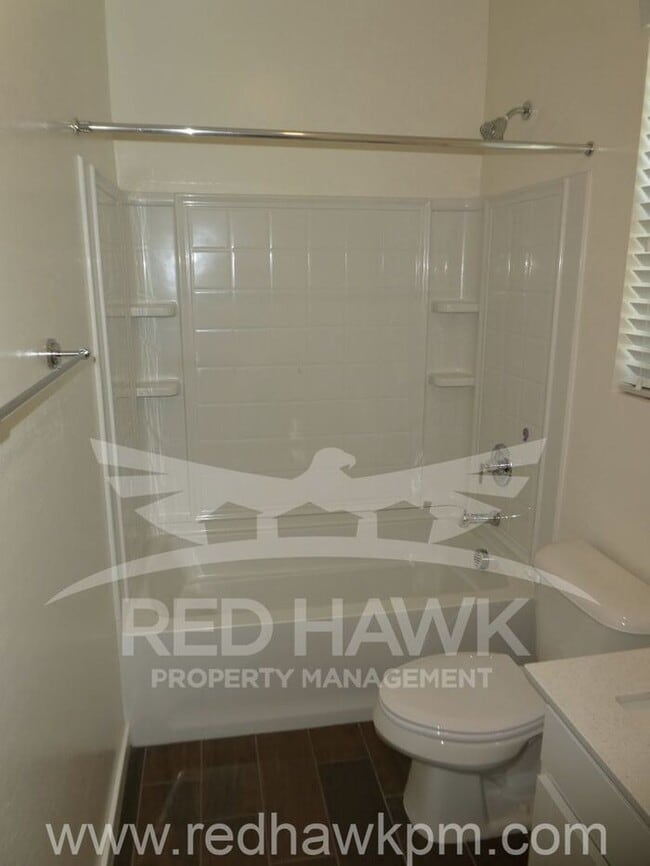 Building Photo - Gorgeous, Modern Three Bedroom, Two Bathro...