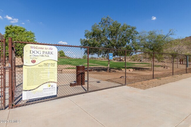 Building Photo - 5811 W Bonanza Ln