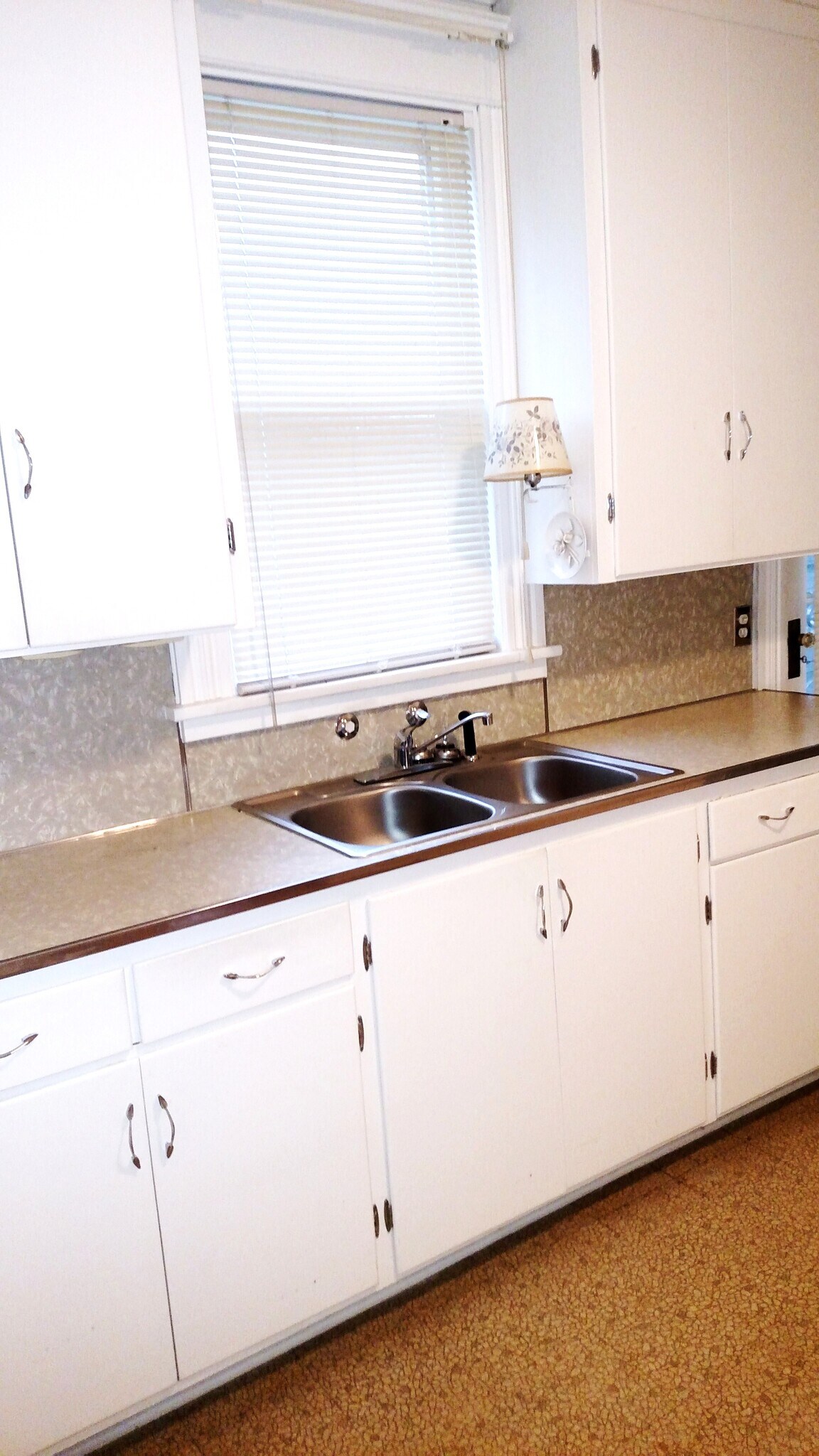 Double basin sink - 2504 Chili Ave