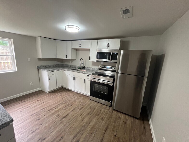 Building Photo - 7011 Britton Ave