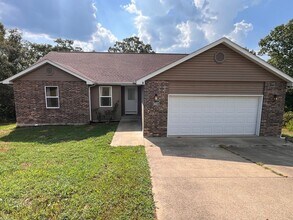 Building Photo - LARGE 4/3 with so much to offer! Waynesville School District