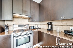 Building Photo - 610 E Market St