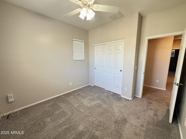 Building Photo - 5355 W Chisum Trail