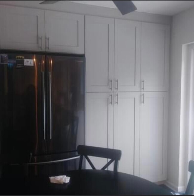 Building Photo - 650 W Blue Lake Ter