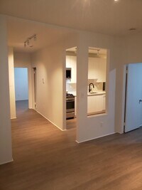 Building Photo - 135 Van Wagenen Ave