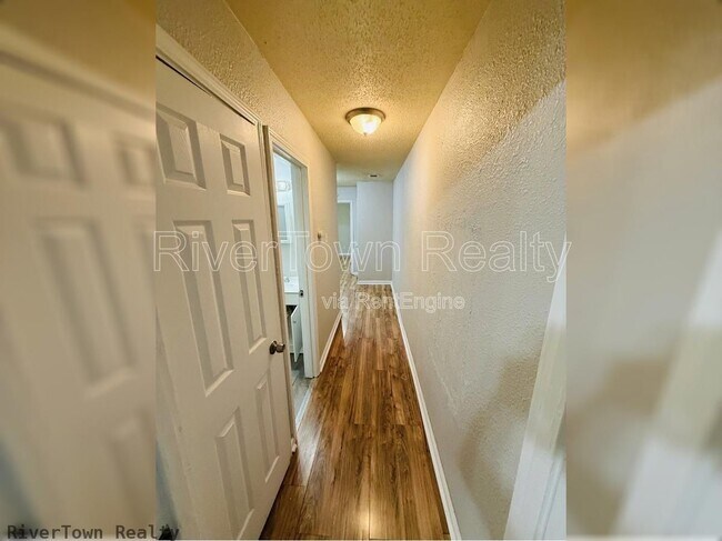 Building Photo - 3046 Sinclair St