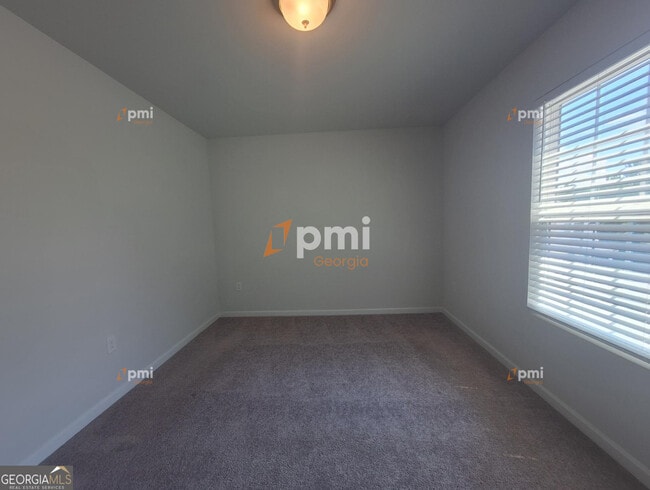 Building Photo - 329 Duck Walk Wy