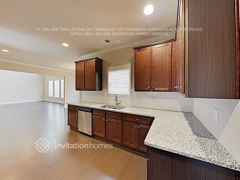 Building Photo - 1614 Water Springs Way SE