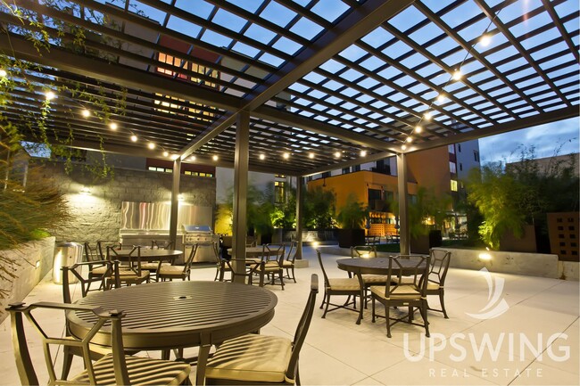 Building Photo - Top Floor 2 Bedroom Flat for Rent at Plant...