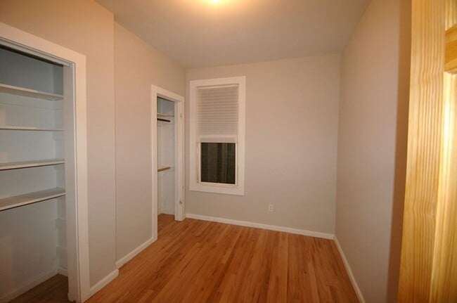 Building Photo - Remodeled 2BR in Victorian | Oversized Living & Dining | Walk to Yale | Massive Walk-In Closet