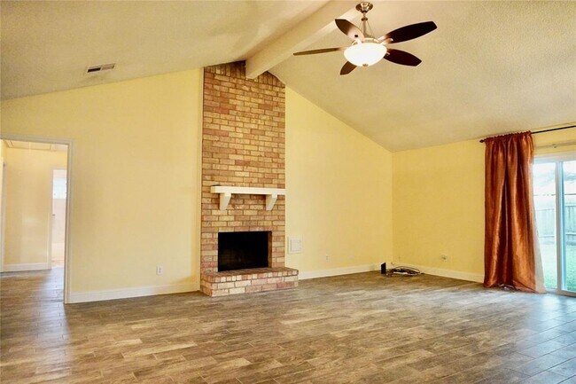 Building Photo - 10519 Sagetrail Dr