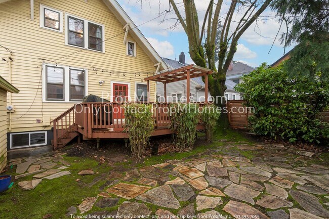 Building Photo - Discover Serenity in King Neighborhood!