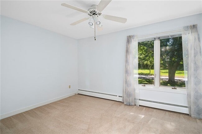 Building Photo - 27 Tobin Ln