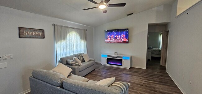 Building Photo - 9331 Stubenville Ave