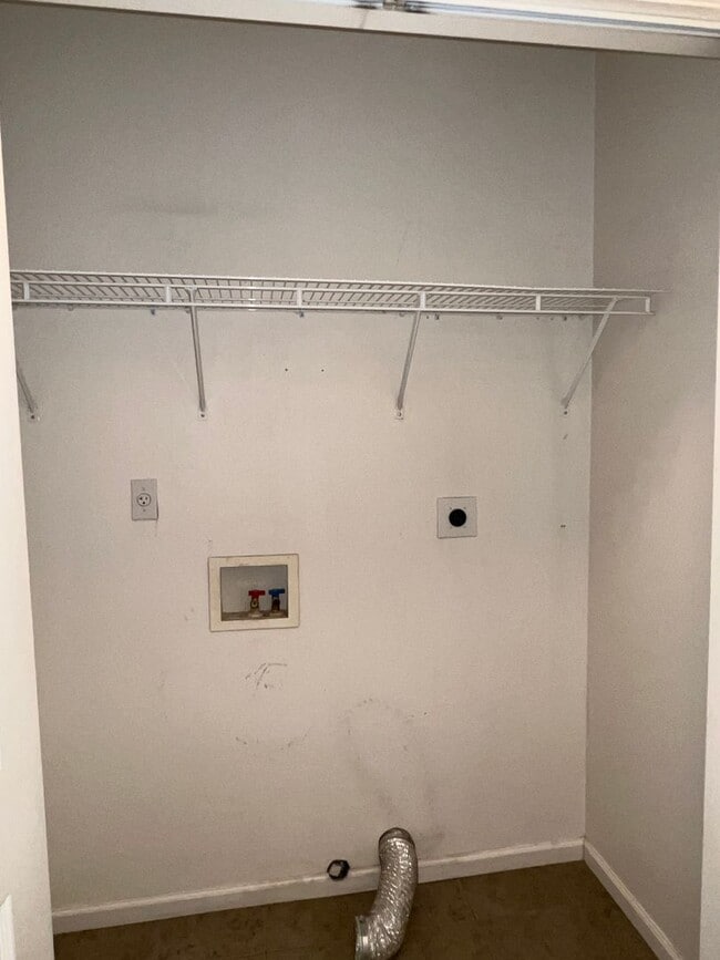 Building Photo - 1930 Monte Vista Dr