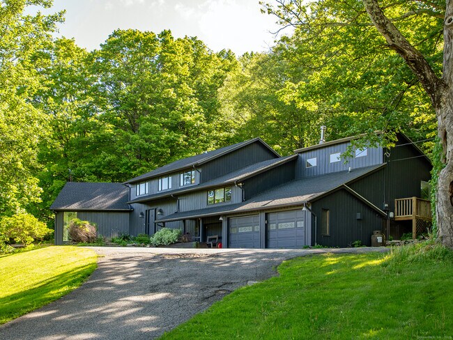Building Photo - 110 Geer Mountain Rd