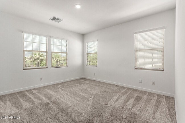 Building Photo - 4077 S Sabrina Dr