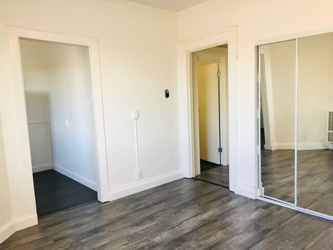 Interior Photo - Catalina Court