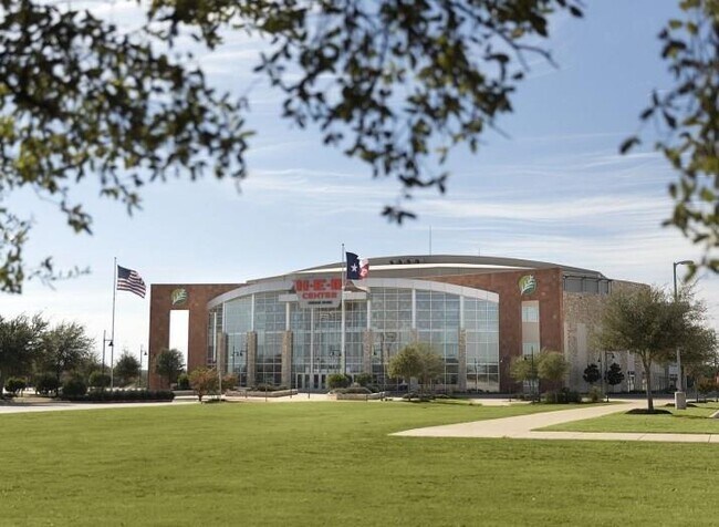 Building Photo - 533 Gabrielle Anne Dr