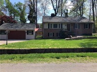 Building Photo - Beautifully Renovated 4bdrm/2.5bth Tri-Level Home Located on a Large Lot in Henrico County!!