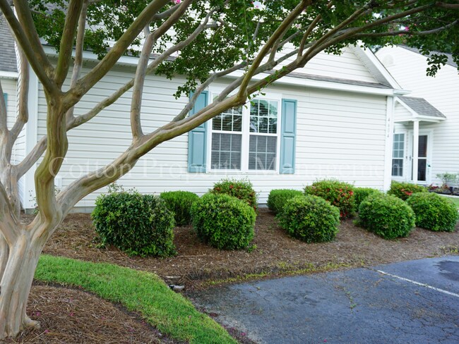 Building Photo - 2BR/2BA- Townhome in Wilmington near Monkey Junction - $1,500/month Pet friendly*