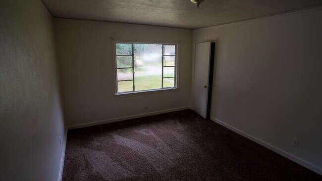 Building Photo - 3964 Del Rosa Dr