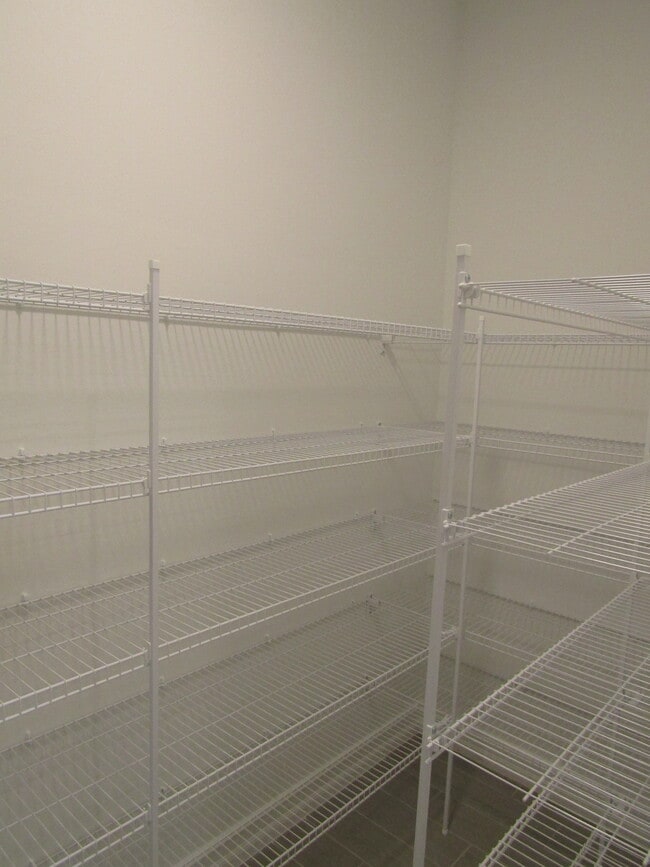 Building Photo - 608 Maraviya Blvd