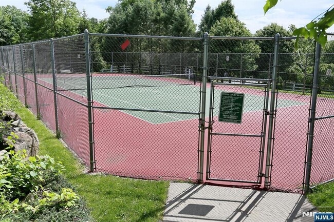 Building Photo - 2051 Charles