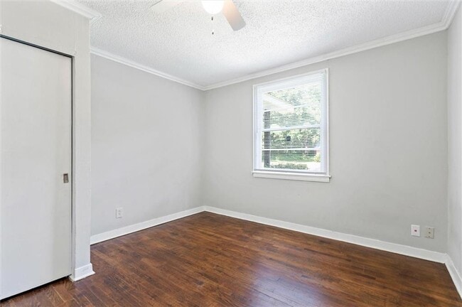 Building Photo - 164 June St