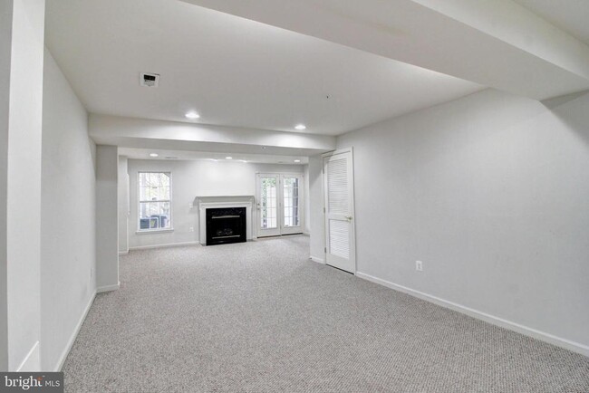 Building Photo - 9394 Penrose St