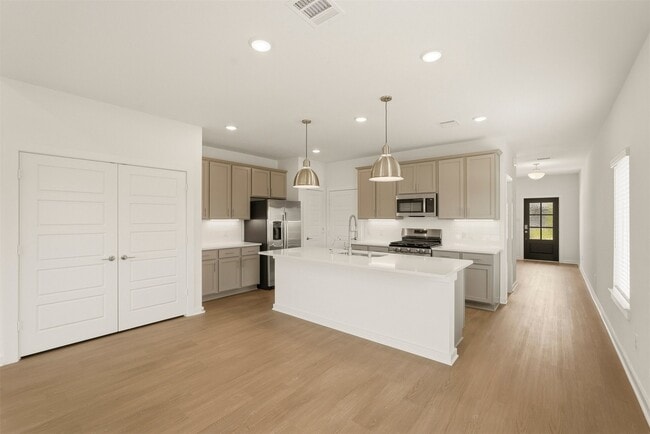 Building Photo - 32503 Midsummer Dr
