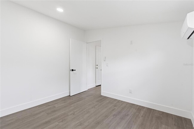 Building Photo - 6713 S Mascotte St